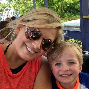 Meet your Posher, April